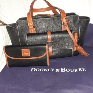 Dooney and Bourke handbag/wallet